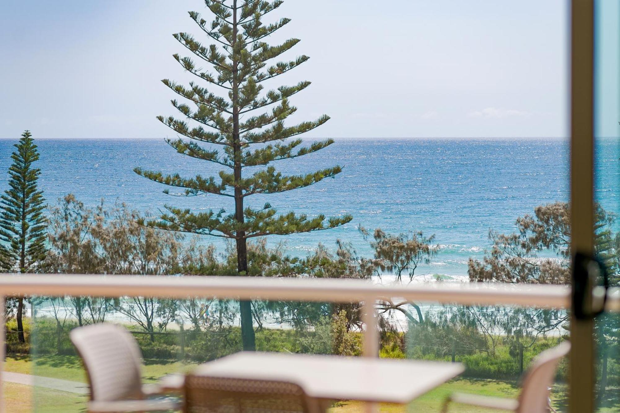 Alex Seaside Resort Alexandra Headland Esterno foto