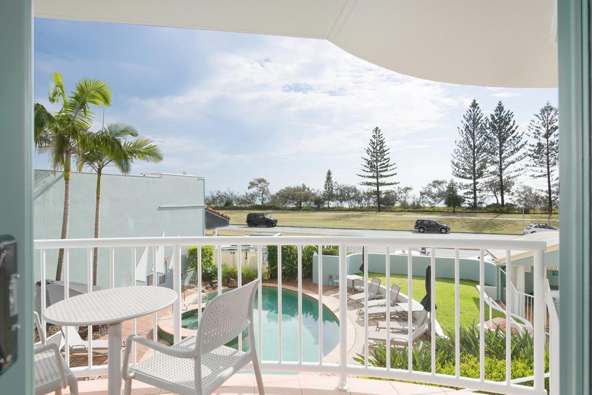Alex Seaside Resort Alexandra Headland Esterno foto