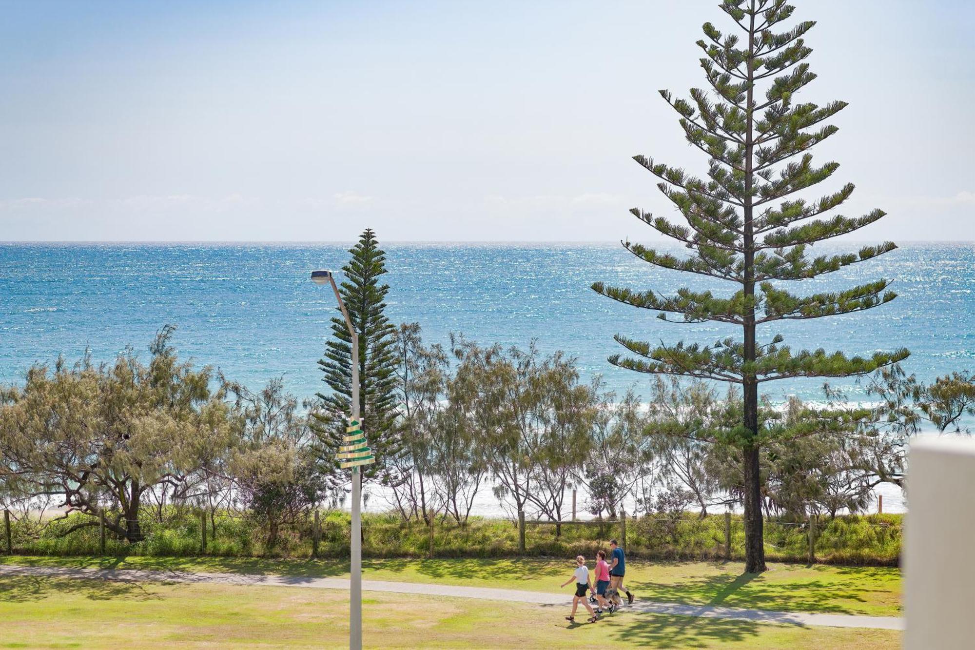 Alex Seaside Resort Alexandra Headland Esterno foto