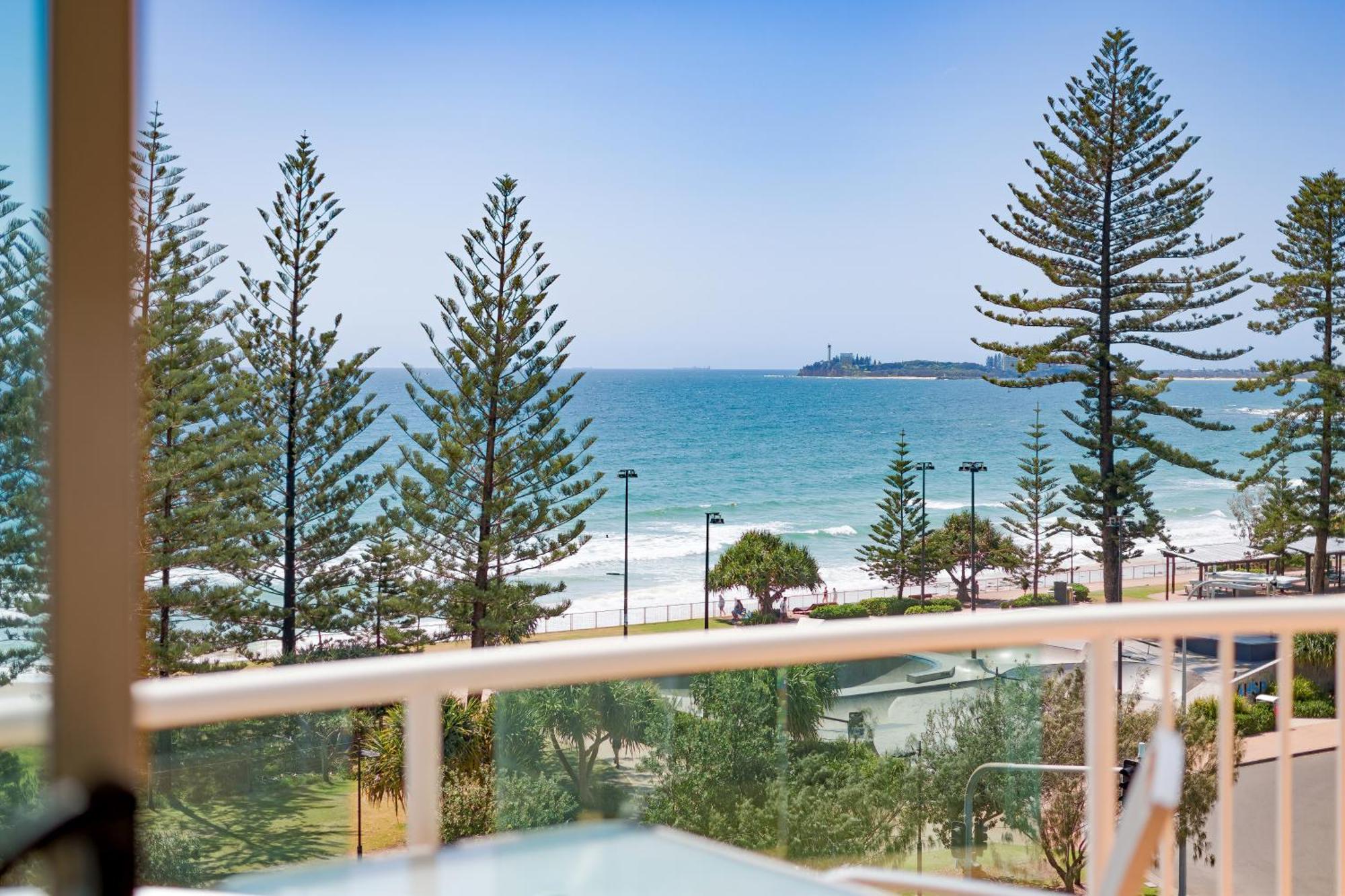 Alex Seaside Resort Alexandra Headland Esterno foto